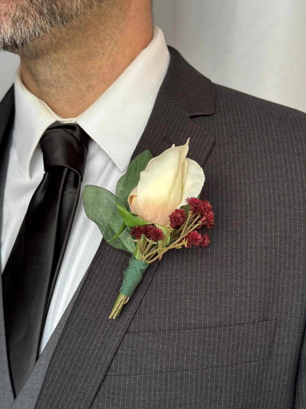 Sofia Boutonniere