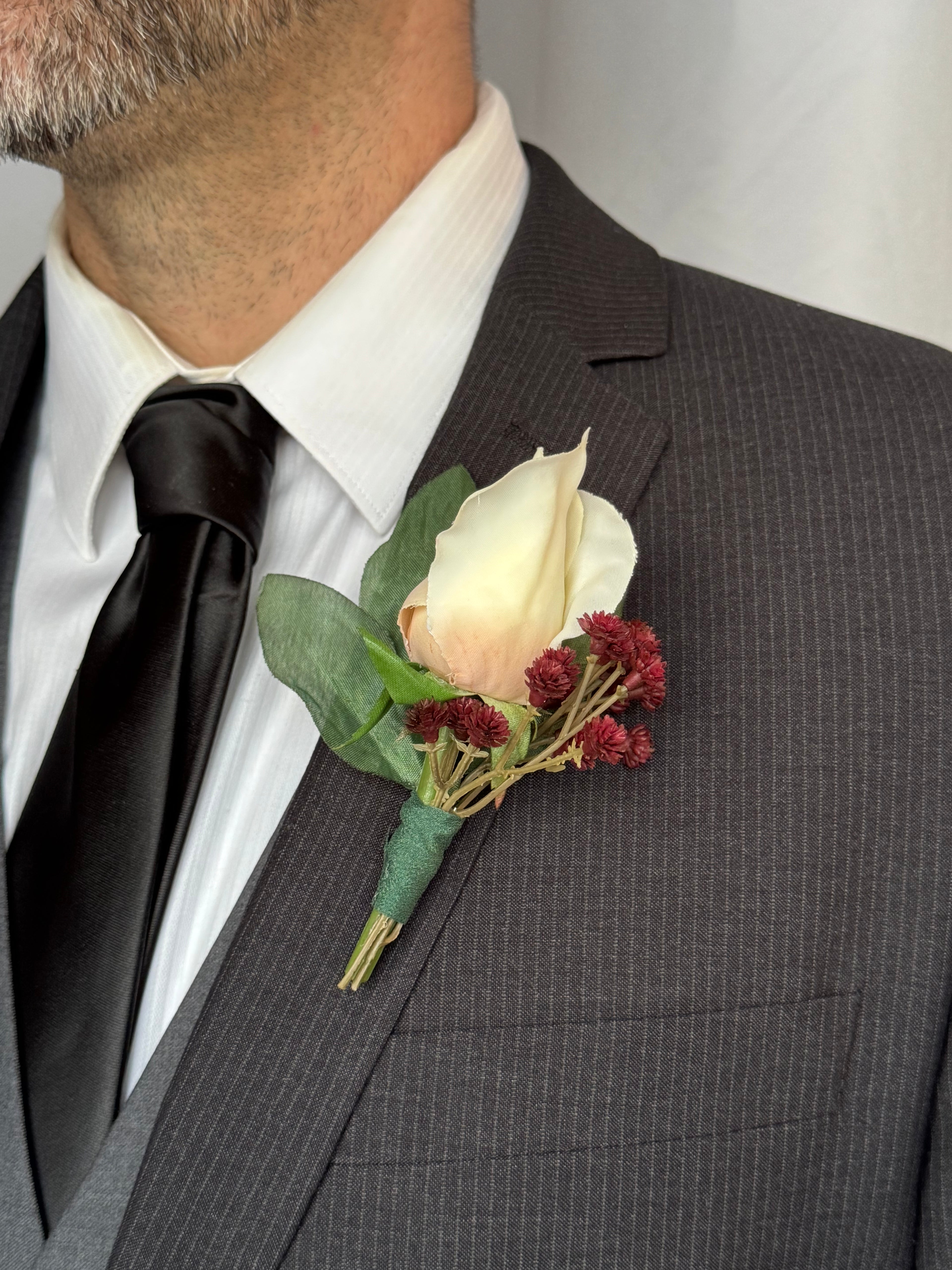 Sofia Boutonniere