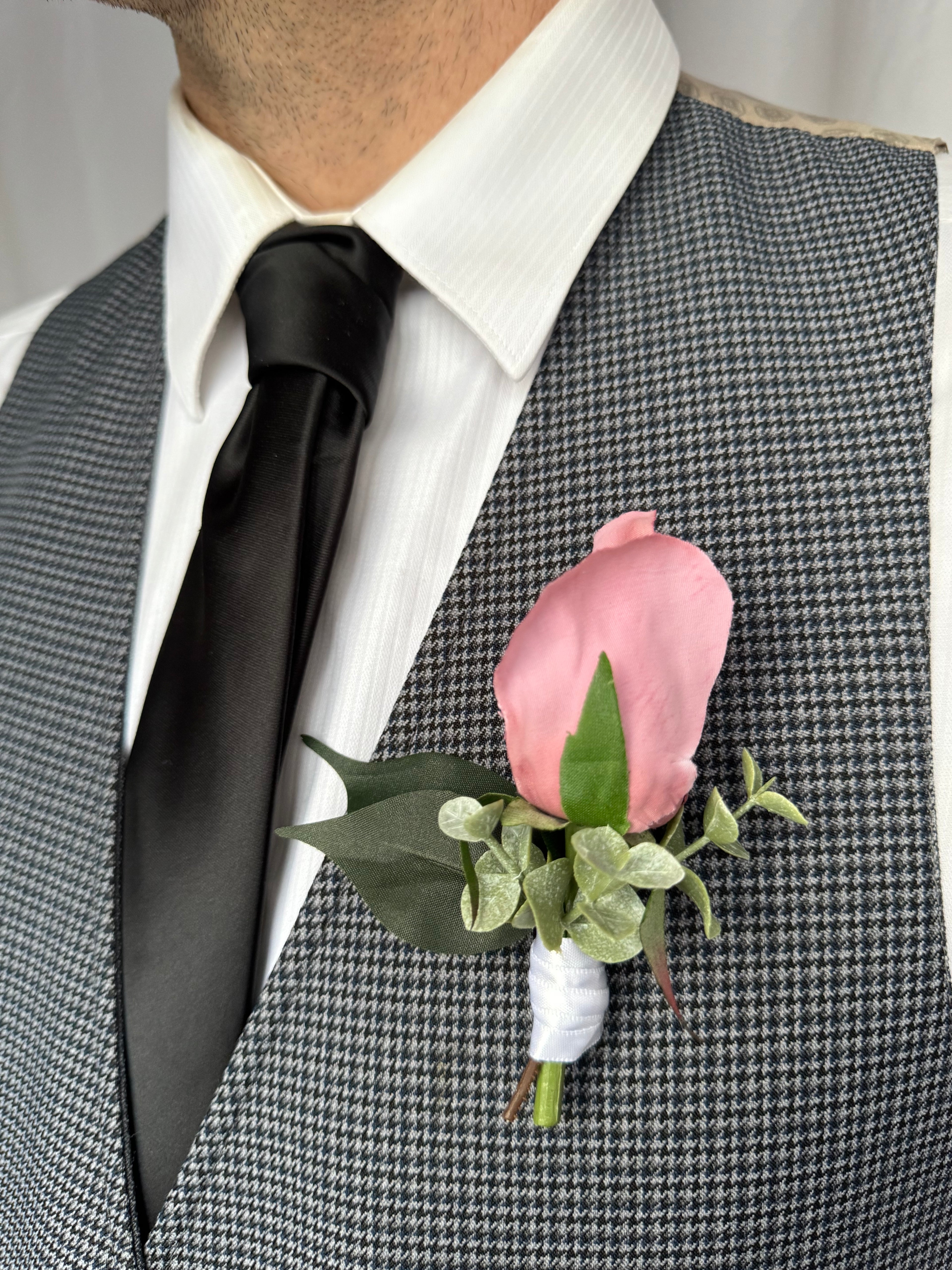 Everly Boutonniere